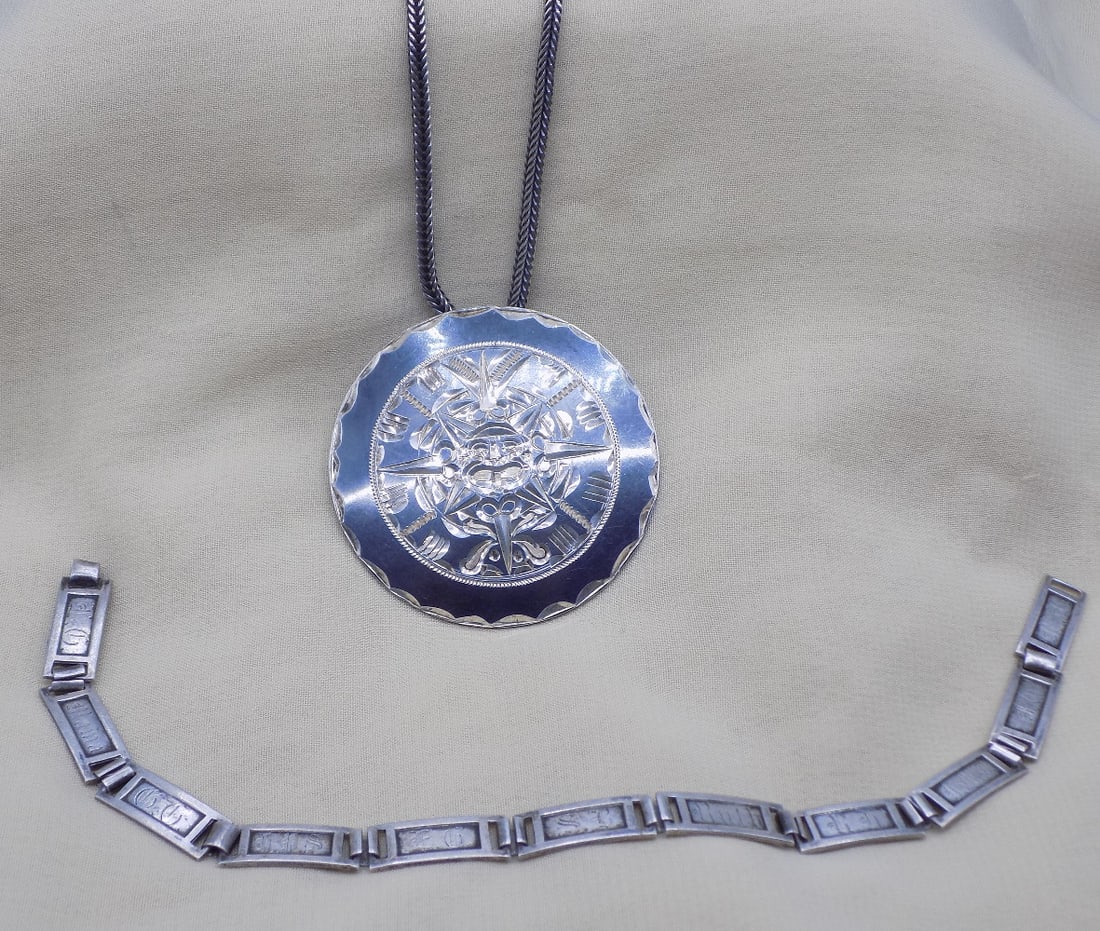 Beautiful vintage sterling Mexican necklace (1 of 8)