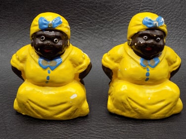 Vintage Black Americana salt and pepper shakers