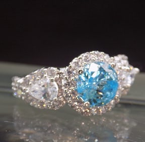 Beautiful 3 cwt aquamarine and topaz sterling silver ring