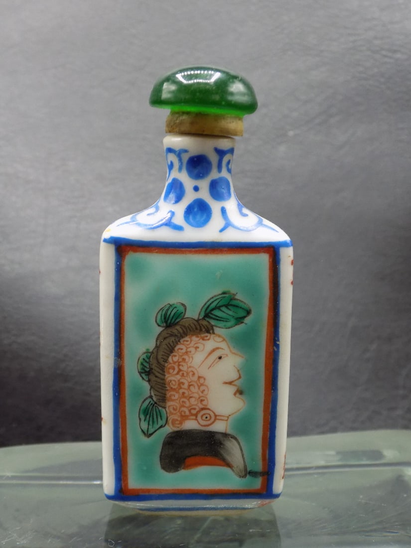 Unusual vintage Oriental hand painted snuff bottle (1 of 6)