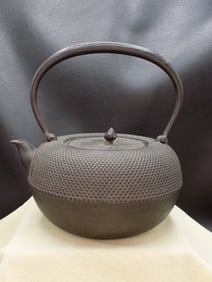 Very fine early Oriental cast iron teapot