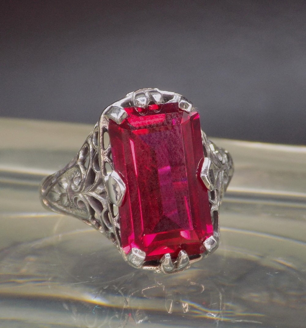 Beautiful 10 ct ruby sterling silver ring (1 of 5)