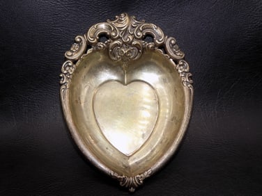 Lovely vintage Wallace sterling heart shaped bowl