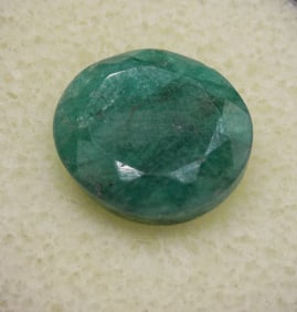 Beautiful 5 ct emerald gemstone