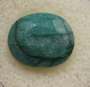 Beautiful 7 ct emerald gemstone