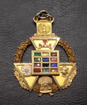Vintage 14K Gold Masonic Past Masters jeweled medal
