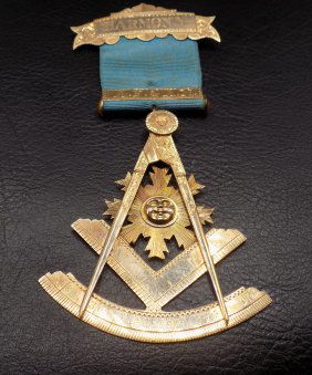 1905 Vintage 10K Gold Masonic Past Masters medal