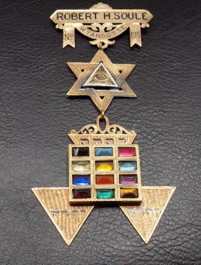 Vintage 10K Gold Masonic Past Masters jeweled medal.