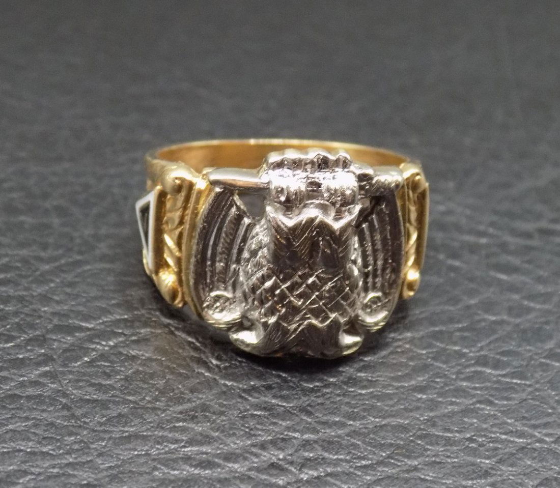 Vintage 14K Two Color Gold Masonic Past Masters ring (1 of 4)