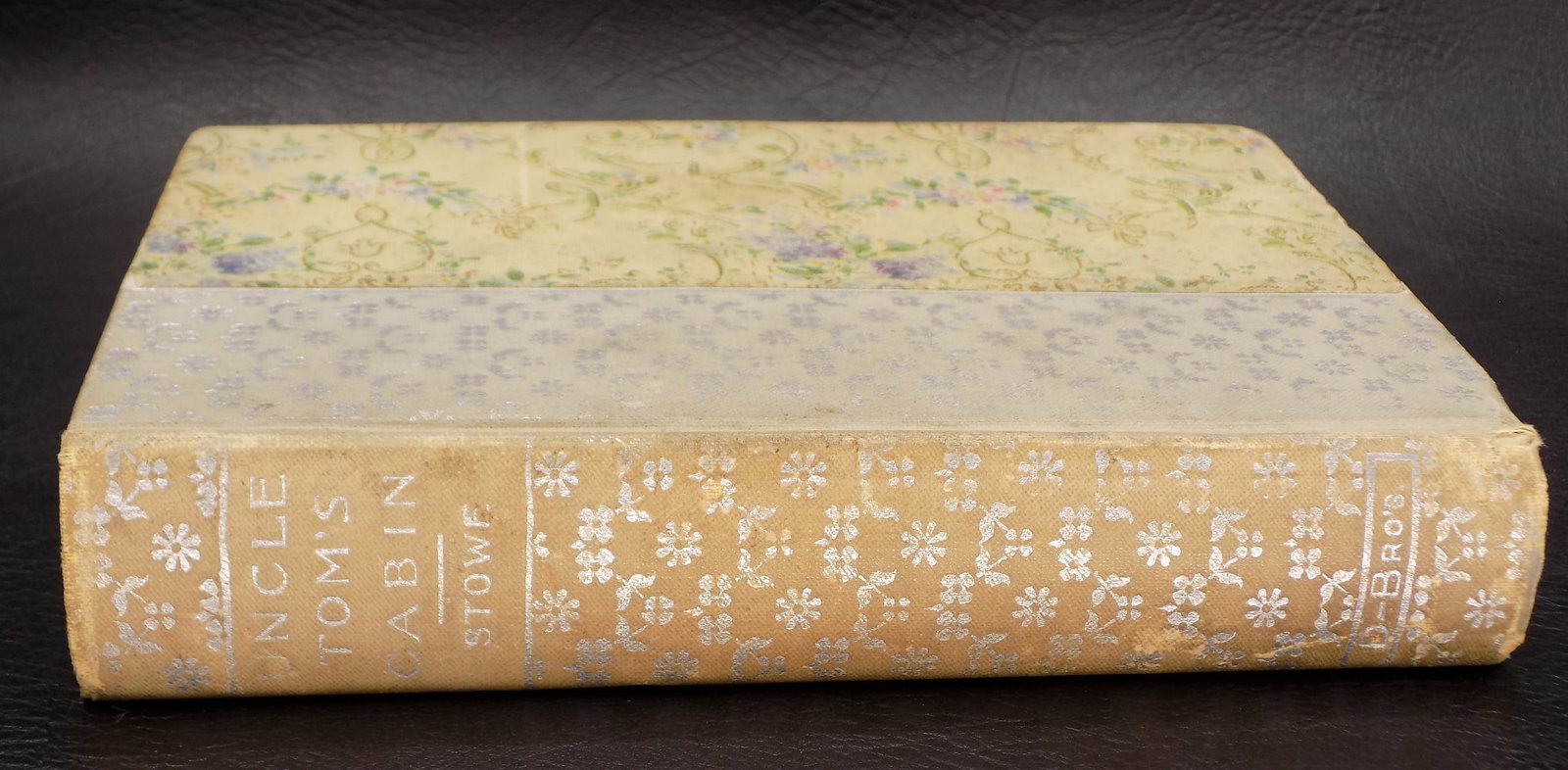 Uncle Toms Cabin by Harriet Beech Stowe book: Uncle Toms Cabin by Harriet Beech Stowe book. Chicago Donobue Brothers. Please see photos for condition. 6 inches x 4 inches