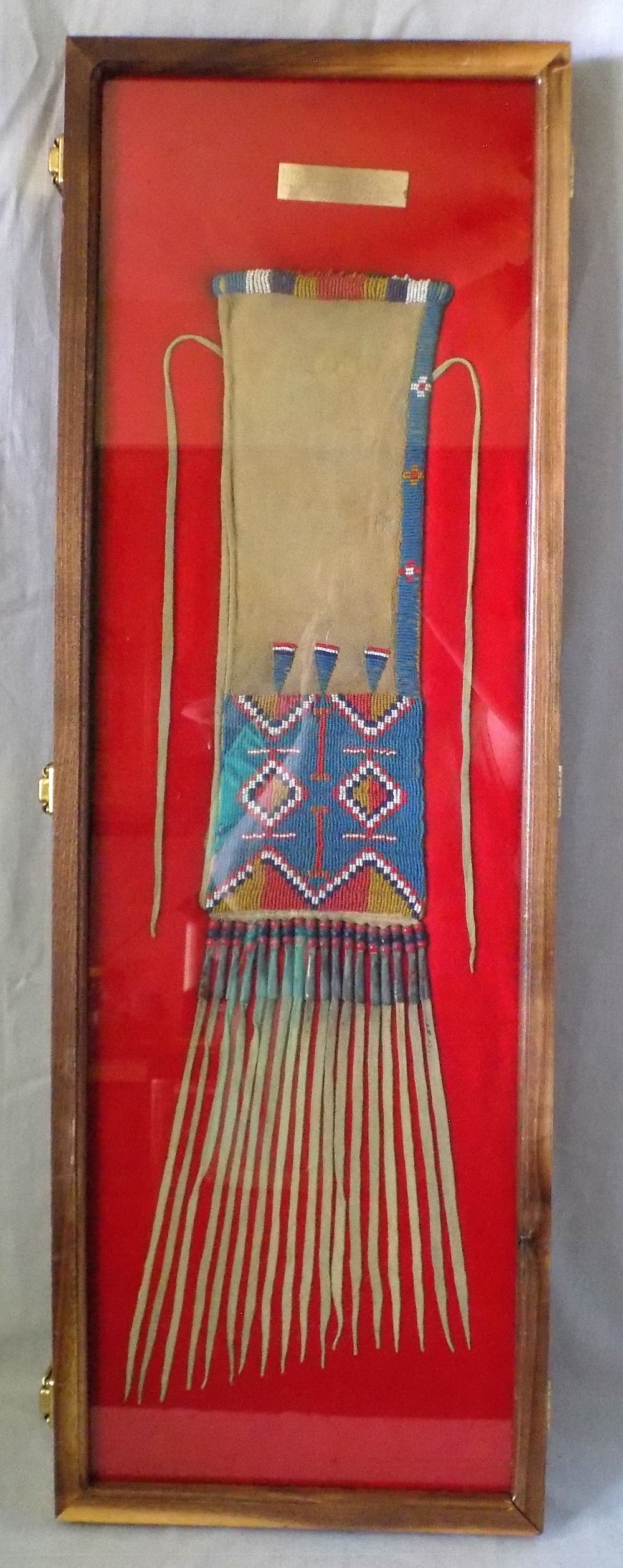 Great vintage Native American Indian beaded pipe bag: Great vintage Native American Indian beaded pipe bag. Beautiful beadwork. In very good original as found condition. Great quality and detail. Bag is 27 inches long x 5 ½ inches wide. This is in