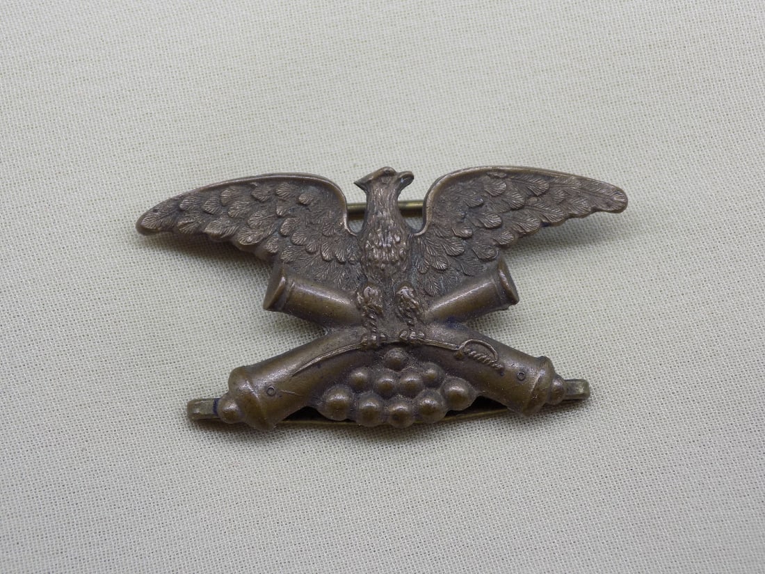 Civil War era GAR veterans 1886 Artillery Eagle pin (1 of 4)