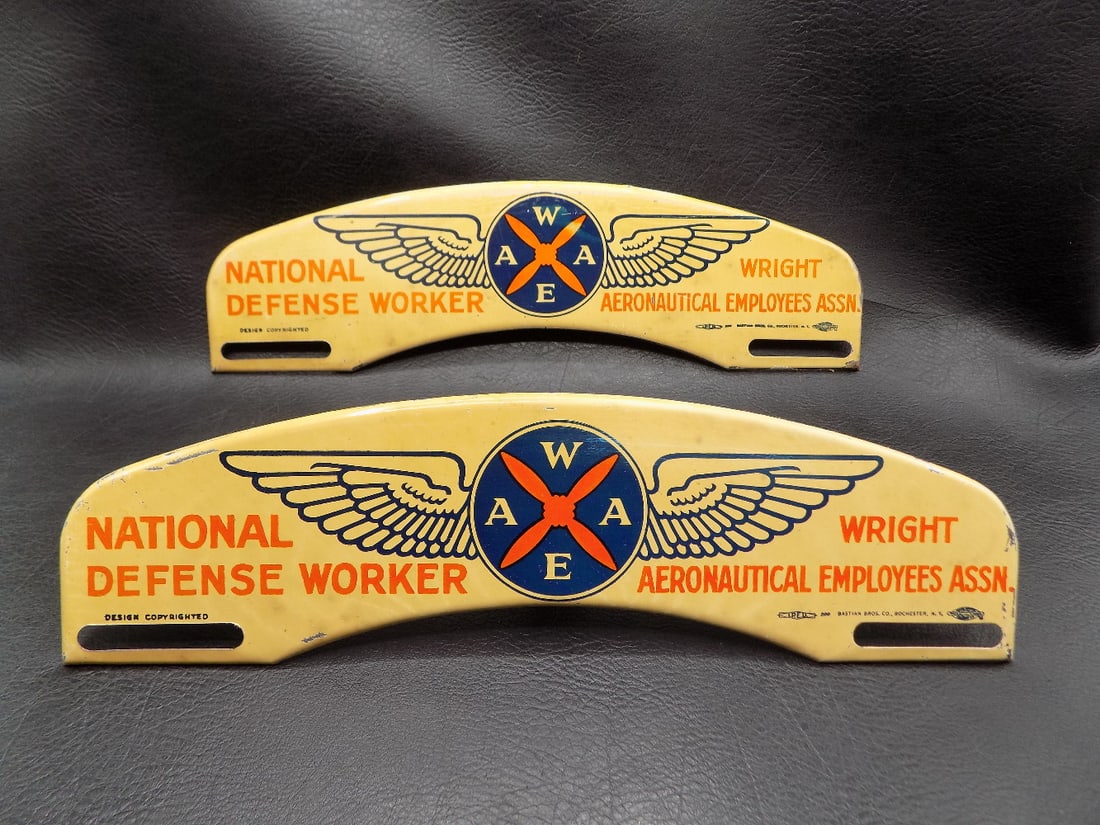 Two vintage advertising tin Auto license plate holders (1 of 9)