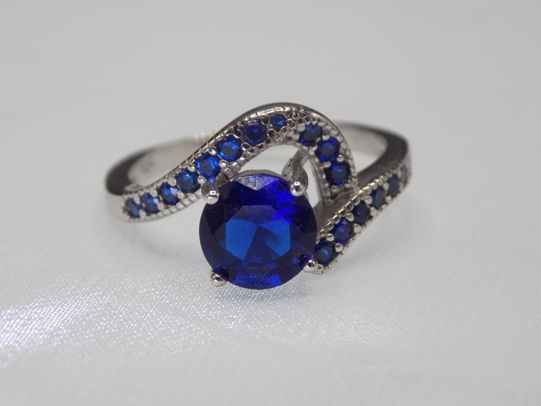 Beautiful 2 cwt blue sapphire and topaz sterling silver ring (1 of 6)