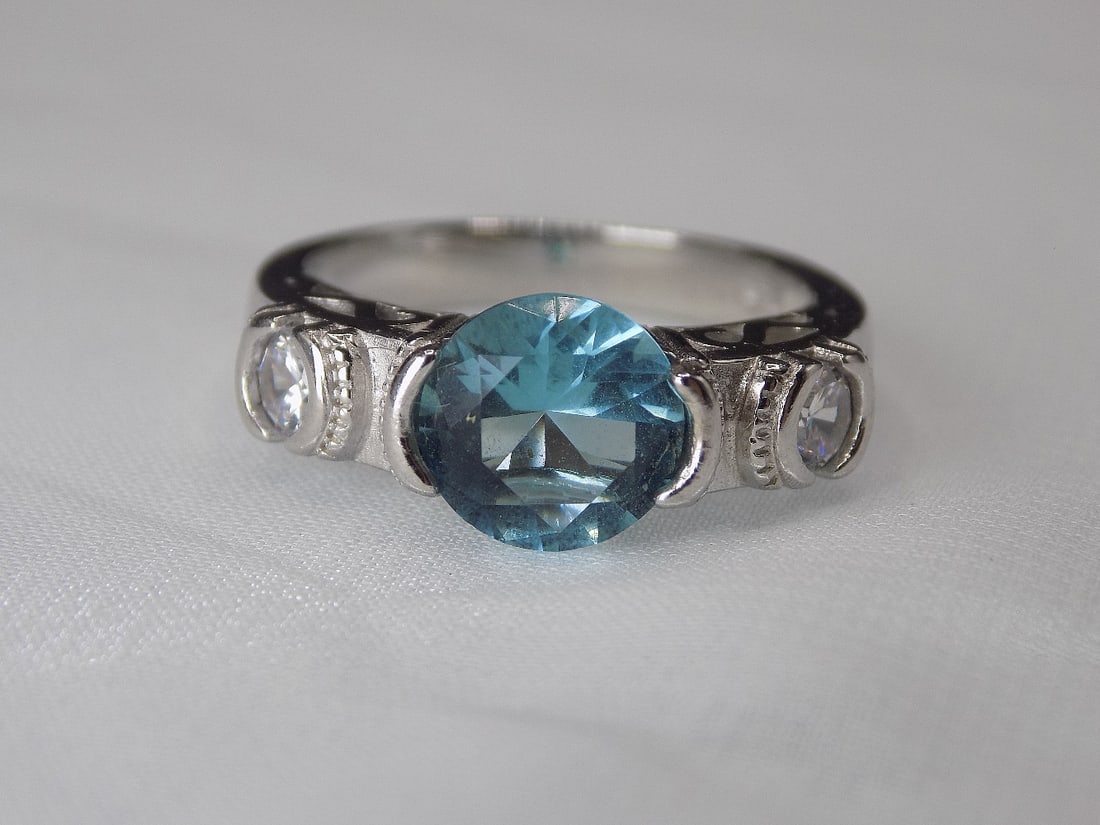 Beautiful 2 cwt aquamarine and topaz sterling silver ring (1 of 5)
