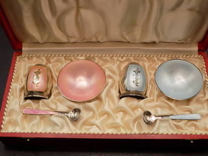 Antique Volmer Bahner enamel guilloche sterling salt and pepper shakers in original box: Antique Volmer Bahner enamel guilloche sterling salt and pepper shakers in original box. Signed and marked as shown in photo. Beautiful colors. Looks to be as a couples a gift set. Great quality and d