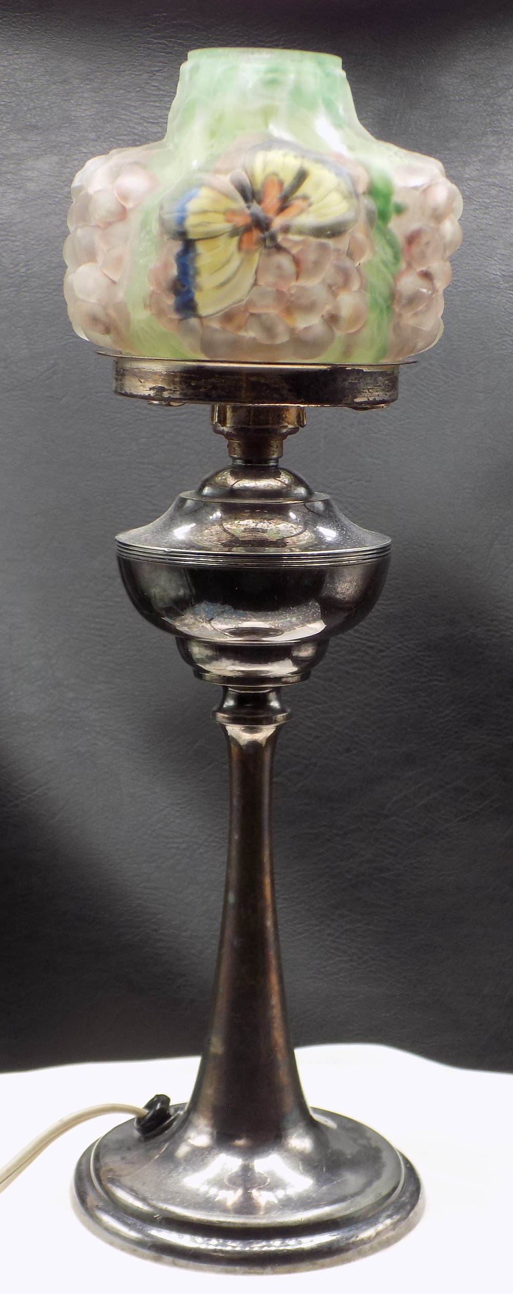 Beautiful antique Pairpoint Puffy lamp with butterflies (1 of 10)