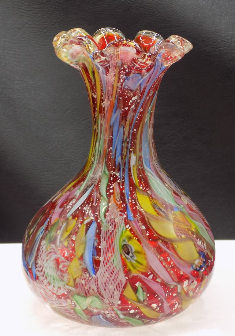 Great Avem midcentury Murano art glass vase (1 of 11)
