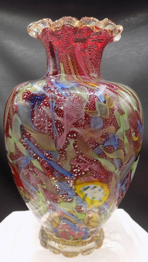 Large fabulous Avem midcentury Murano art glass vase (1 of 12)
