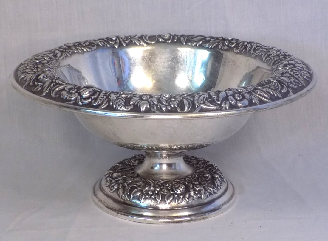 Well decorated antique Kirk and Son Repousse sterling silver bowl (1 of 5)