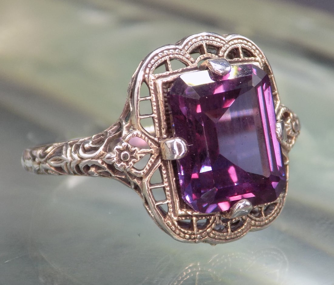 Beautiful 3 ct alexandrite sterling silver ring (1 of 6)