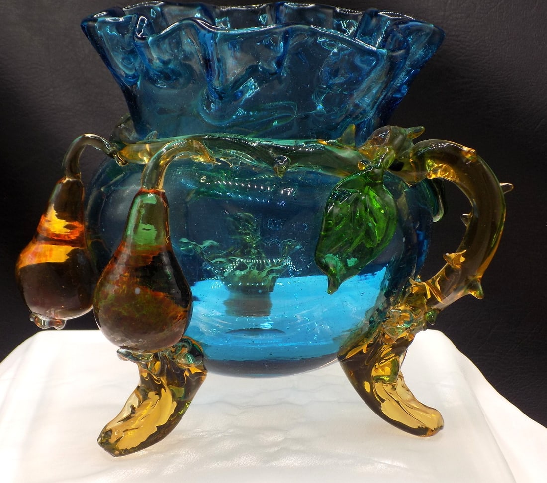 Very fine antique Stevens and Williams art glass vase with fruit: Very fine antique Stevens and Williams art glass vase with fruit. Applied art glass fruit. Amber thistle handles. Beautiful blue art glass design. Great quality and detail. In very good original as fo