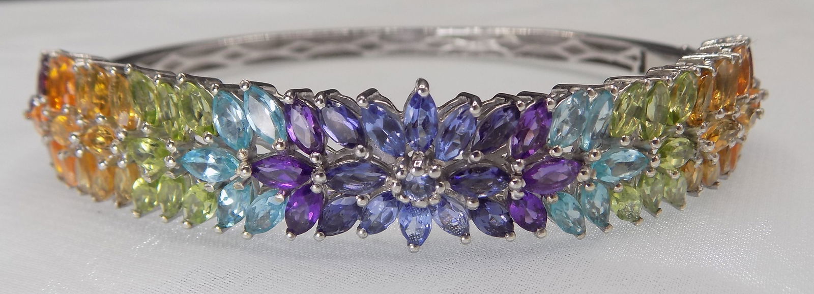 Beautiful garnets, citrons, peridots, amethyst, and aquamarines sterling silver bracelet (1 of 6)