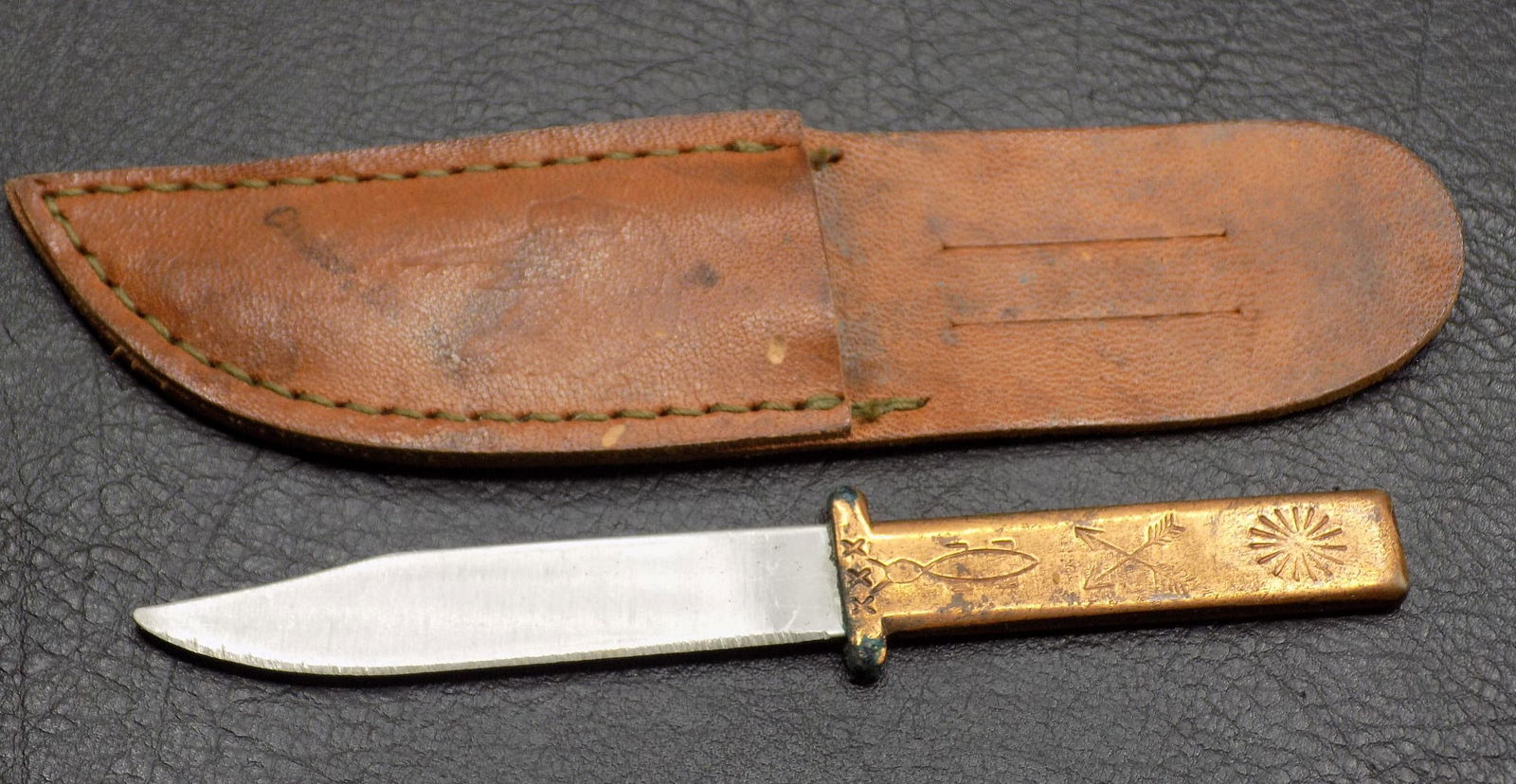 Vintage Native American Indian small knife with sheath (1 of 5)