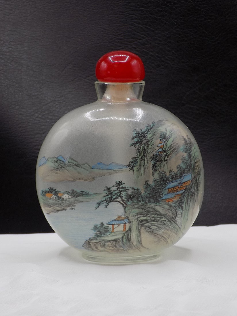Exceptional large vintage hand painted Oriental snuff bottle (1 of 8)