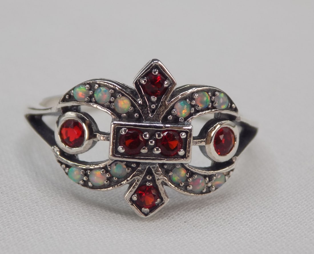Beautiful 3 cwt fire garnet and opal sterling silver ring (1 of 5)