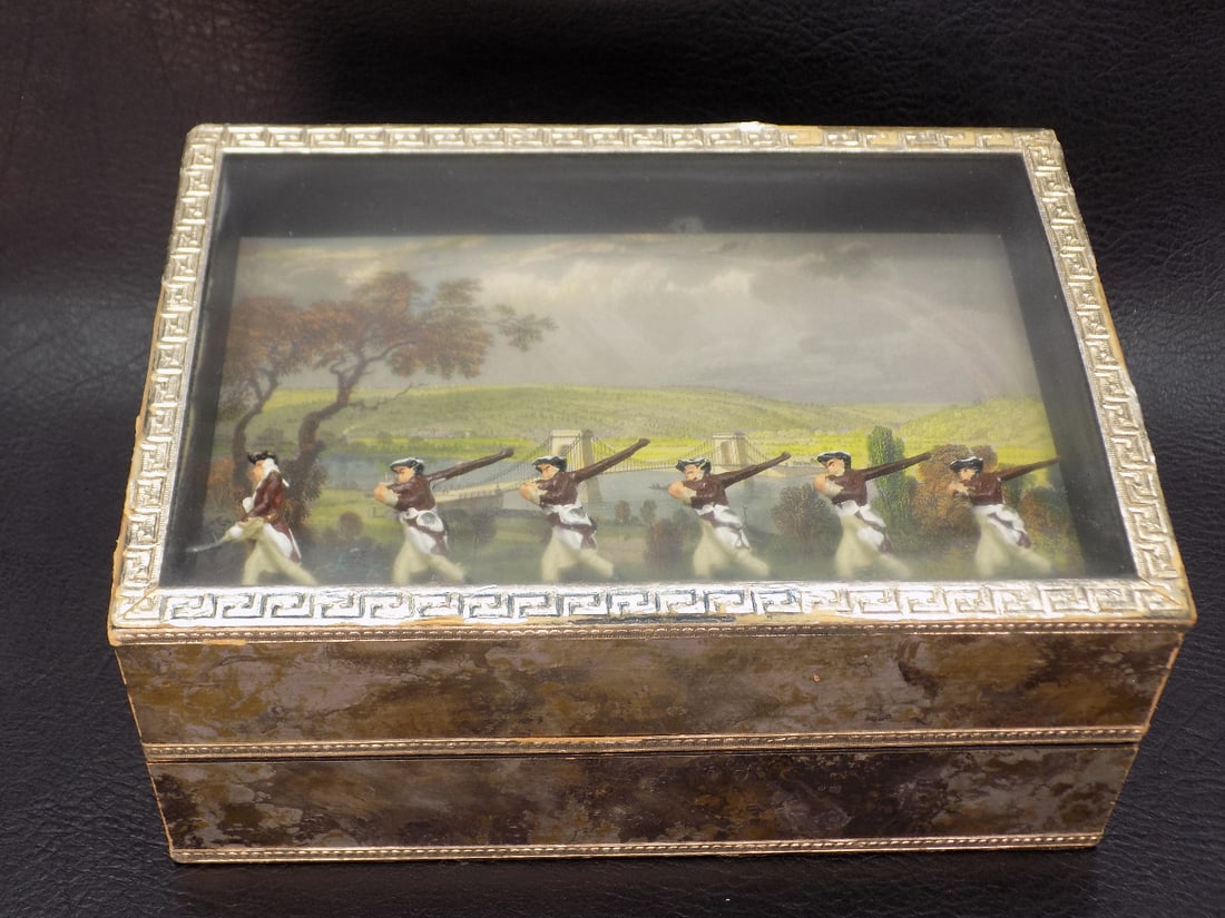 Unusual vintage military soldier storage shadow box: Unusual vintage military soldier storage shadow box. Great quality and detail. In very good original as found condition. 4 ½ x 6 3/8 inches x 2 ¾ tall.