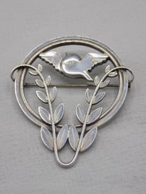 Unusual vintage Georg Jensen sterling silver broach with dove