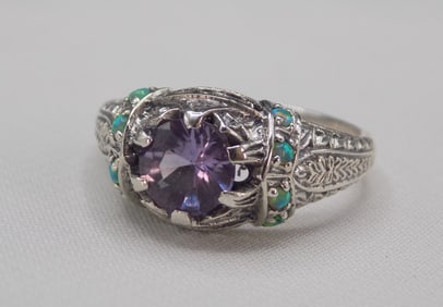 Beautiful 2 cwt Alexandrite and opal sterling silver ring