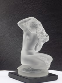 Beautiful vintage signed Lalique art glass figure of female nude in original box