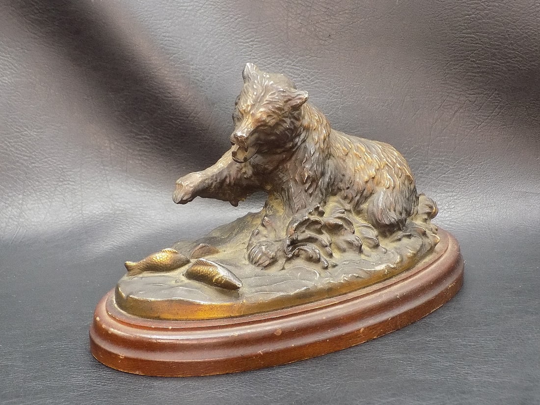 Splendid artist signed bronze bear fishing (1 of 8)