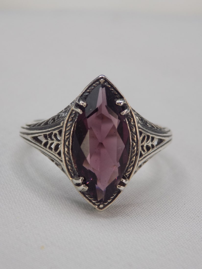 Beautiful 3 ct Alexandrite sterling silver ring (1 of 5)
