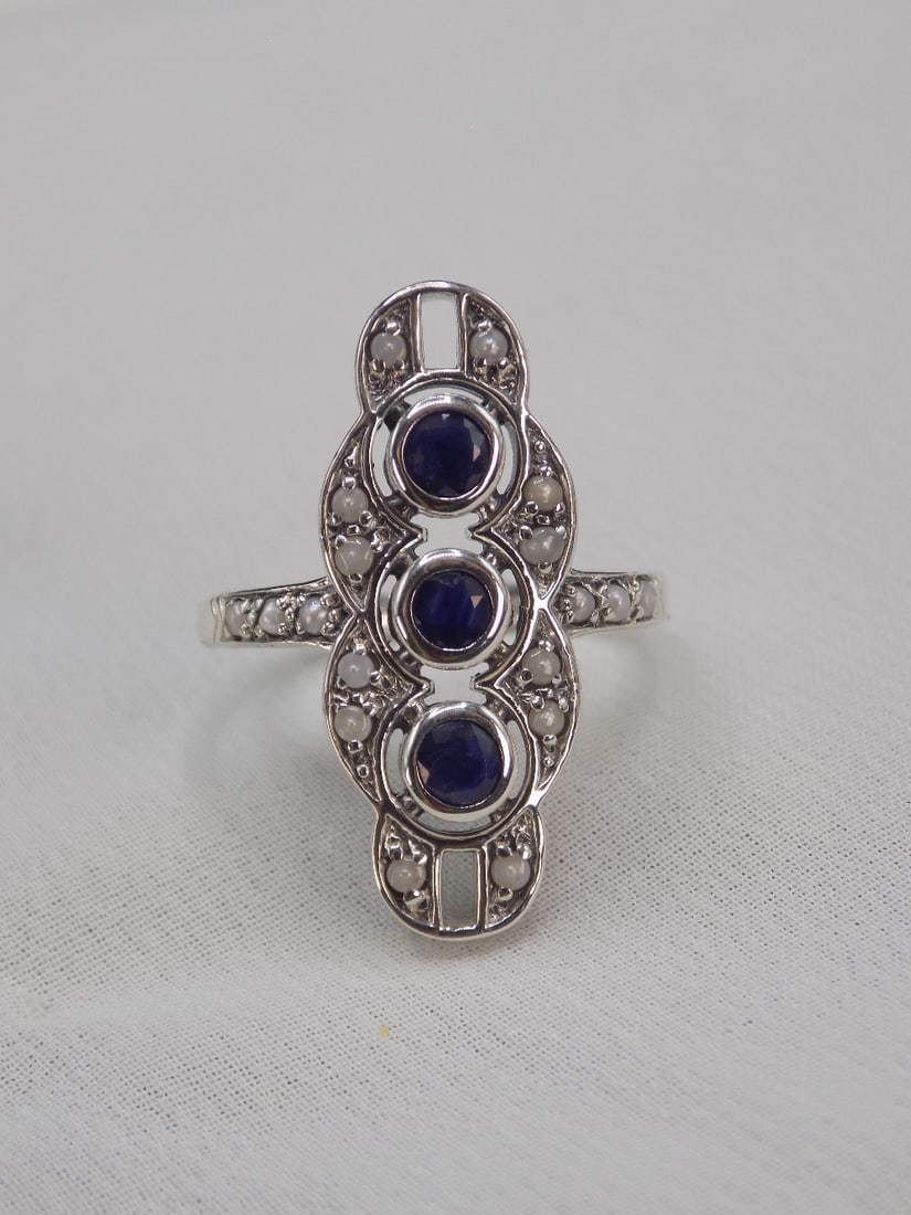 Beautiful 1 cwt sapphires and opals sterling silver ring. Size 6 . (1 of 5)