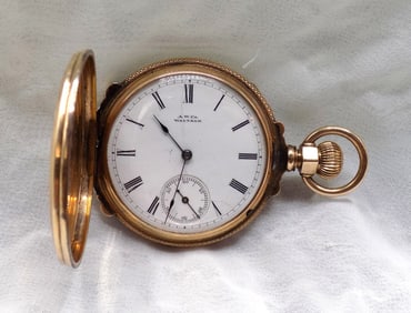 Fancy antique 14k gold Waltham hunting case pocket watch