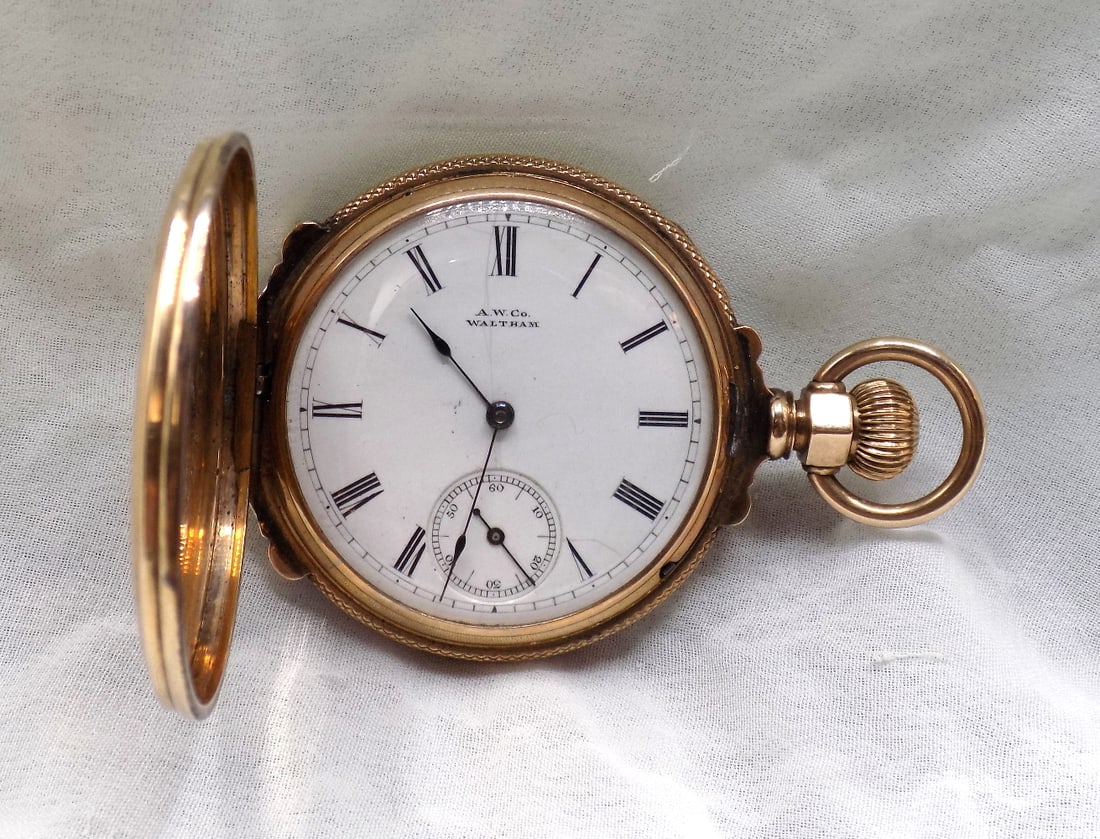 Fancy antique 14k gold Waltham hunting case pocket watch (1 of 7)