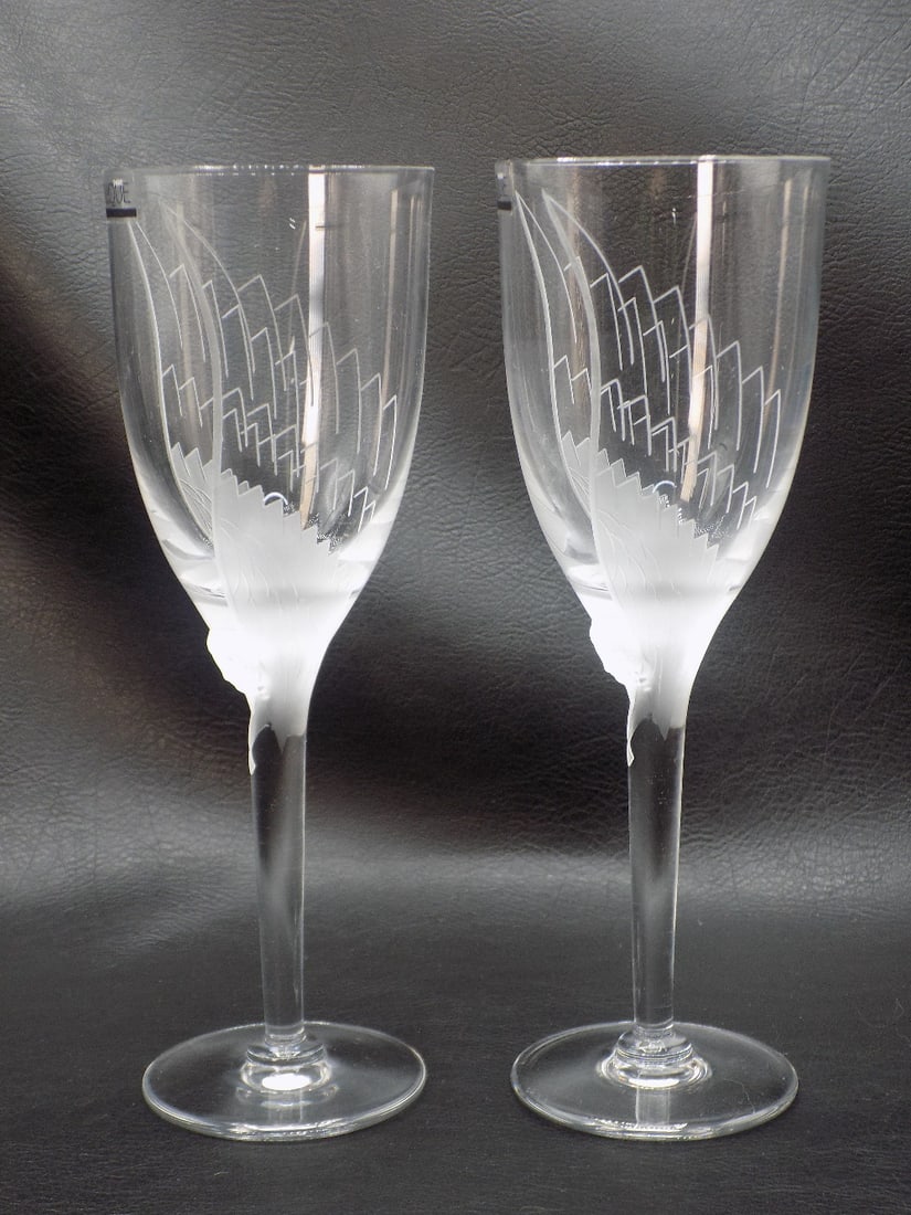 Beautiful pair of vintage signed R Lalique angel wings champagne flute glasses (1 of 11)