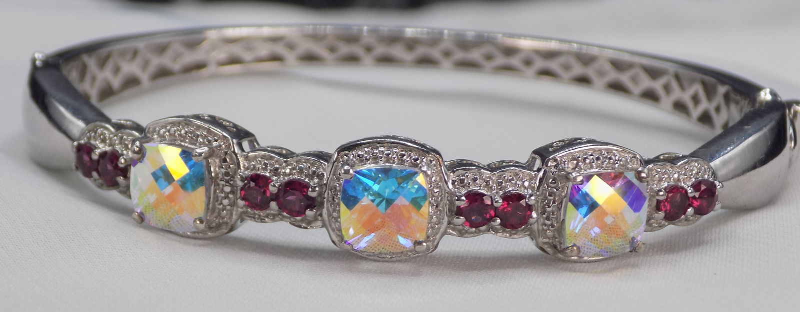 Beautiful 4 cwt aquamarine and garnet sterling silver bracelet (1 of 9)