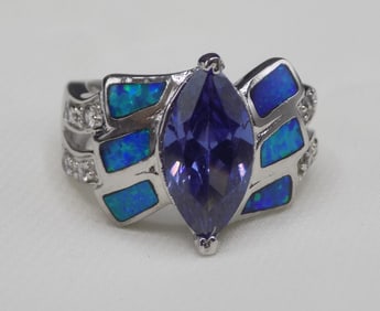 Beautiful 3 cwt sapphire and Australian opal sterling silver ring