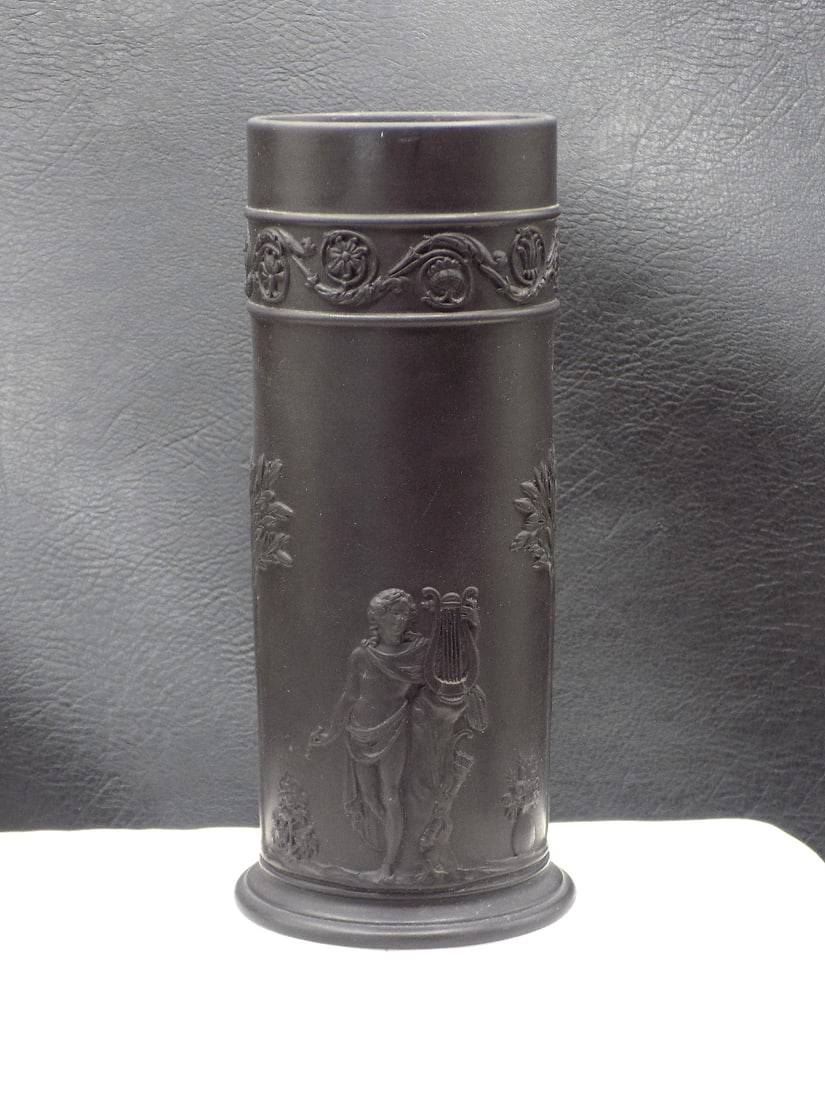 Splendid antique Black Basalt Wedgewood Jasperware vase (1 of 10)