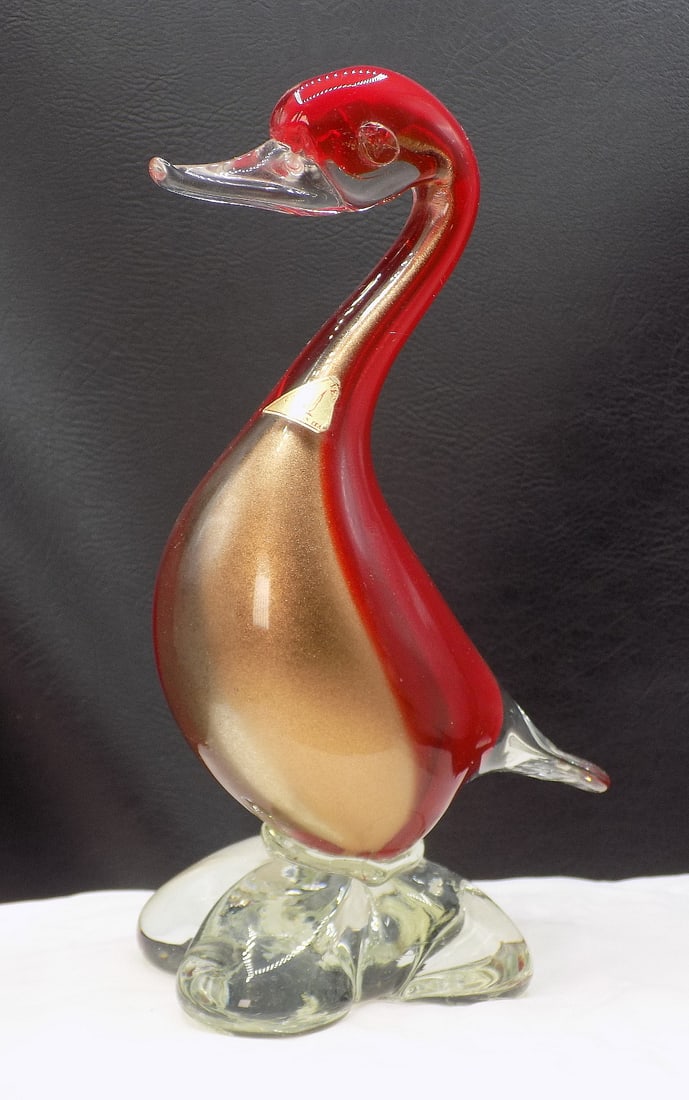 Beautiful vintage Murano art glass duck with original label.: Beautiful vintage Murano art glass duck with original label. Barovier Toso. Beautiful colors. In very good original as found condition. Great quality and detail. 8 3/8 inches tall.