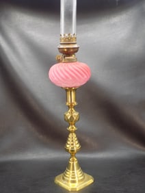 Beautiful Victorian art glass peg lamp.