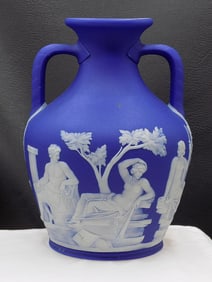 Fabulous antique Wedgewood Portland Jasperware vase