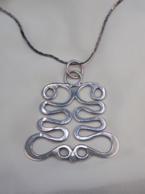 Beautiful Anna Greta Eker Norway sterling silver pendant and chain