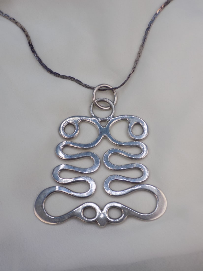 Beautiful Anna Greta Eker Norway sterling silver pendant and chain (1 of 6)