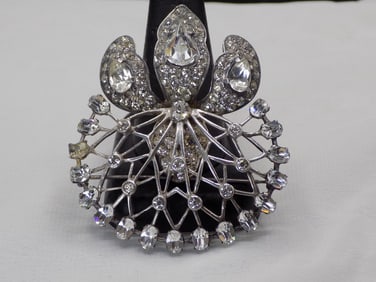 Gorgeous Hattie Carnegie sterling silver and rhinestone broach