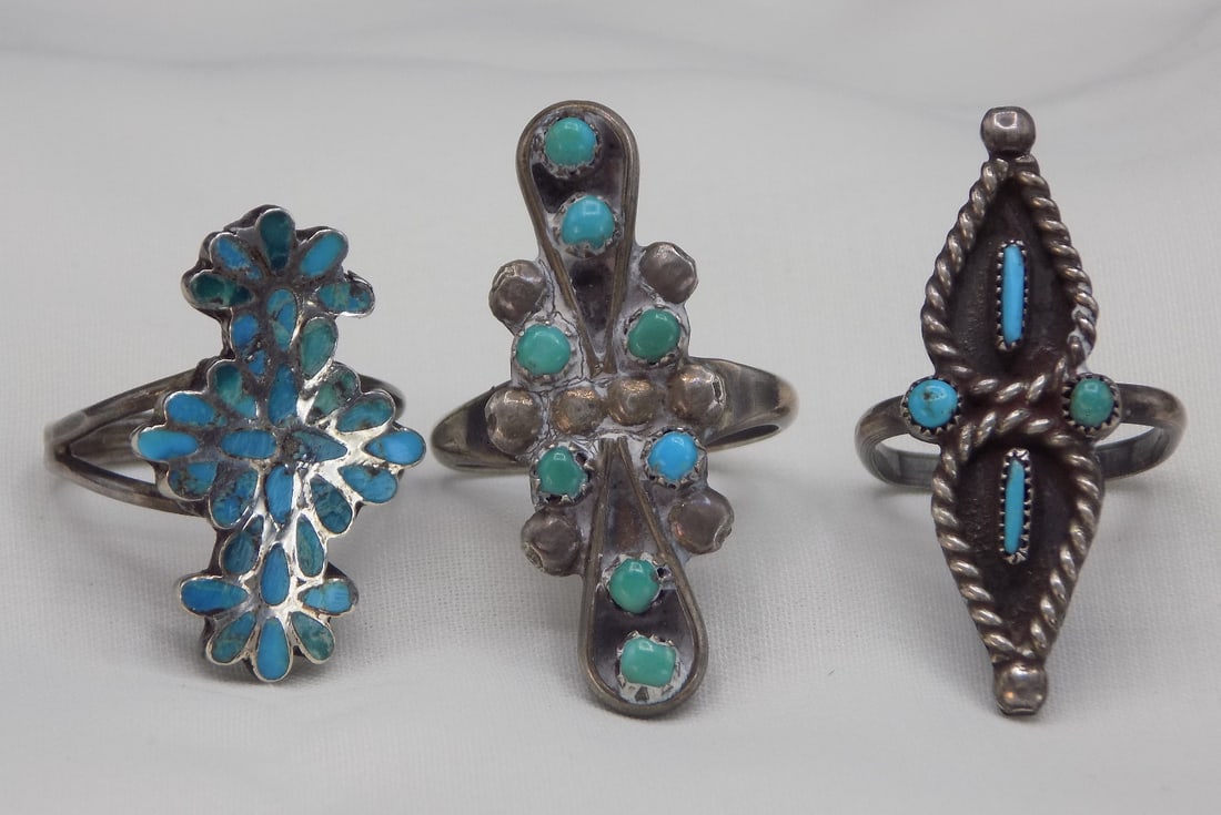 Three vintage Native American Indian turquoise and silver rings (1 of 4)